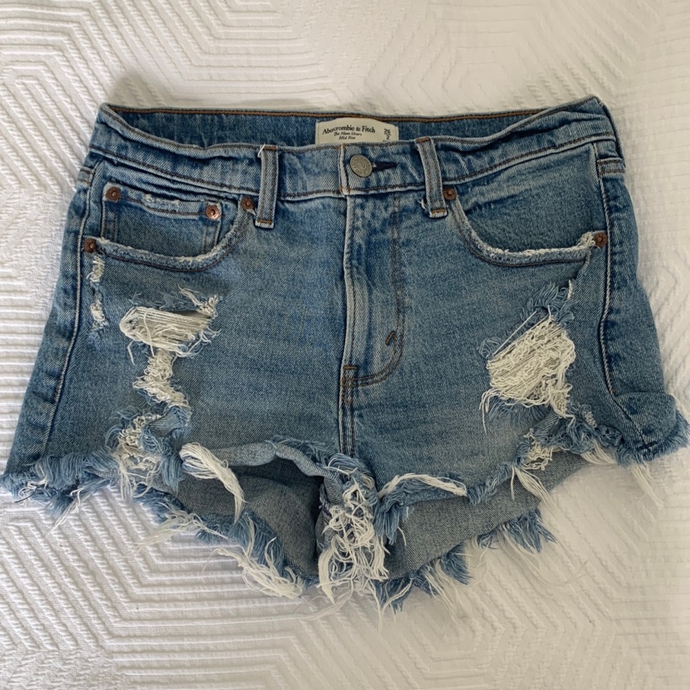Abercrombie & Fitch The Mom Short Mid Rise Size 26/2 Excellent Condition